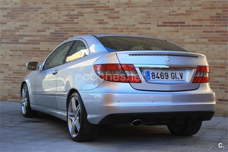 Usado Mercedes CLC200 184 CV (135 kW) 2009 Gris / plata Utilitario