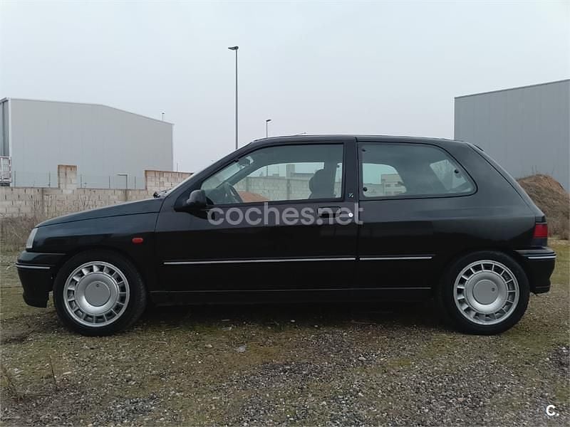 Usado Renault Clio 137 CV (100 kW) 1991 Negro Utilitario
