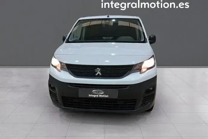 Usado Peugeot Partner Premium 131 CV (96 kW) 2021 Monovolumen