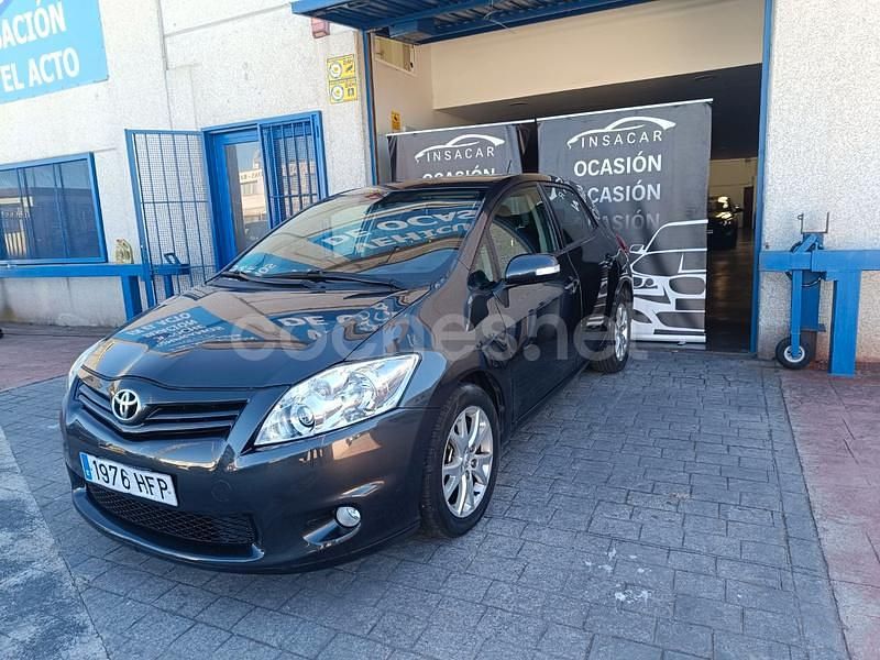 Gris / plata Usado 2011 Toyota Auris Advance Berlina | 8490 € (Precio justo) - Imagen 1/4