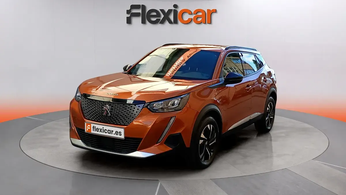 Usado Peugeot 2008 Active 101 CV (74 kW) 2023 Naranja SUV