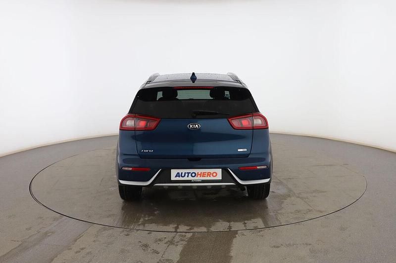 Usado Kia Niro 141 CV (103 kW) 2017 Azul SUV