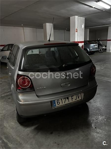Gris / plata Usado 2006 VW Polo Advance Berlina | 3500 € (Precio justo) - Imagen 1/2