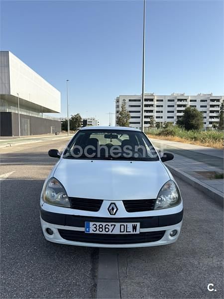 Blanco Usado 2005 Renault Clio II Authentique Berlina | 1900 € (Super precio) - Imagen 1/4