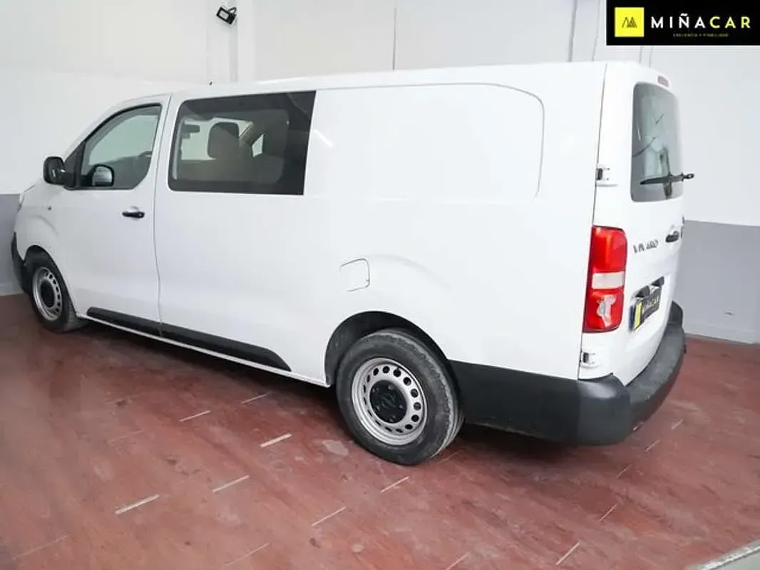 Usado Opel Vivaro-e Combi 145 CV (106 kW) 2022 Blanco Monovolumen