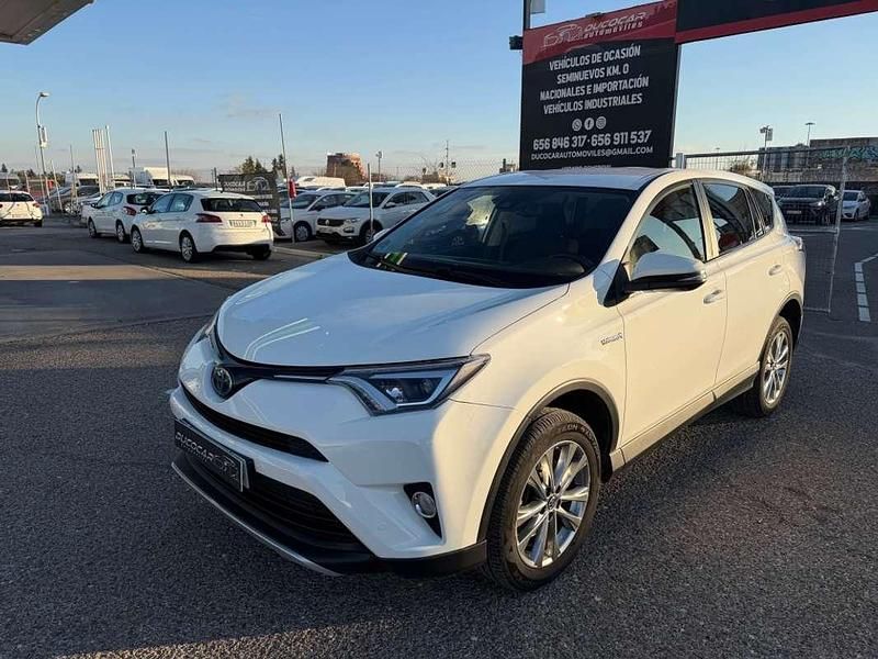 Usado Toyota RAV4 Hybrid Advance 197 CV (144 kW) 2019 Blanco SUV
