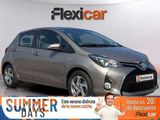 Gris / plata Usado 2015 Toyota Yaris Hybrid Advance Berlina | 14.490 € (Precio justo) - Imagen 1/4