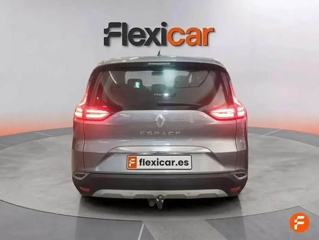 Usado Renault Espace Zen 131 CV (96 kW) 2018 Gris Monovolumen