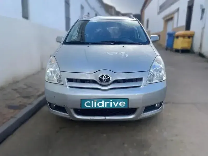 Usado Toyota Corolla Verso Sol 136 CV (100 kW) 2006 Gris / plata Monovolumen