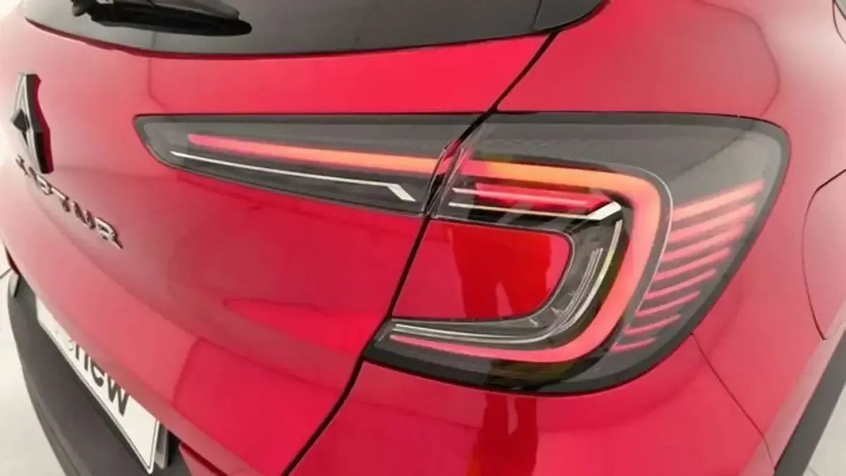 Usado Renault Captur Techno 101 CV (74 kW) 2025 Rojo SUV