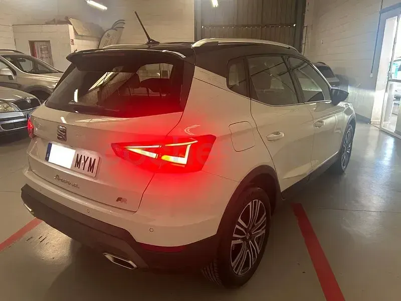 Usado Seat Arona FR 115 CV (84 kW) 2025 Blanco SUV