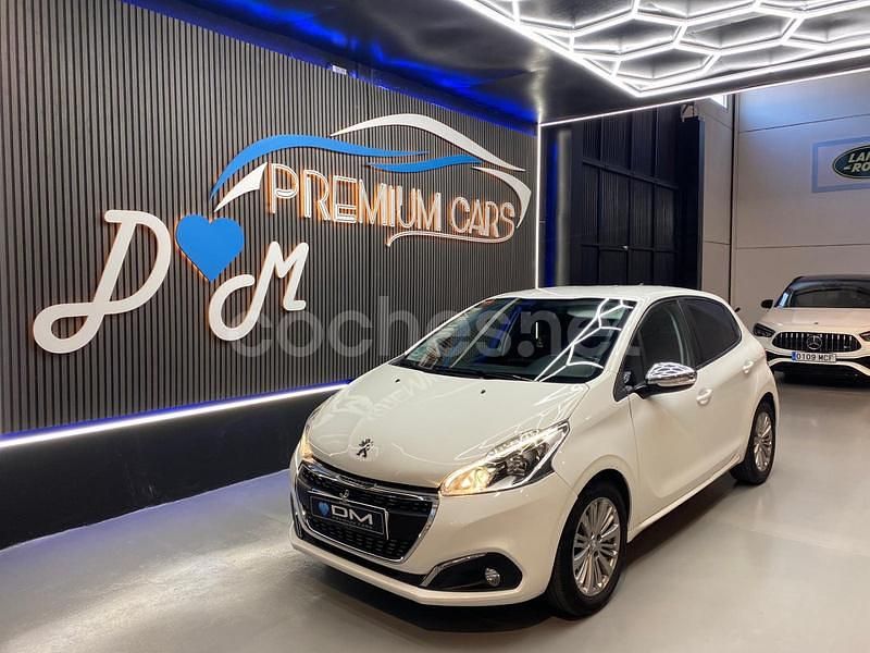 Usado Peugeot 208 Active 99 CV (72 kW) 2019 Blanco Utilitario