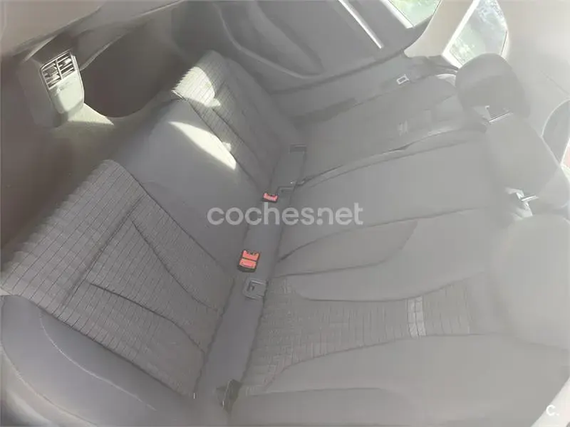 Usado Audi A3 Attraction 150 CV (110 kW) 2013 Gris / plata Berlina