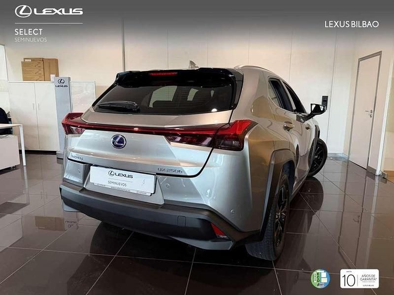 Usado Lexus UX 250h Business Edition 184 CV (135 kW) 2021 Plateado SUV