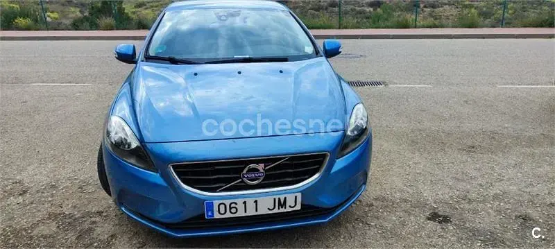 Usado Volvo V40 Kinetic 120 CV (88 kW) 2016 Azul Berlina