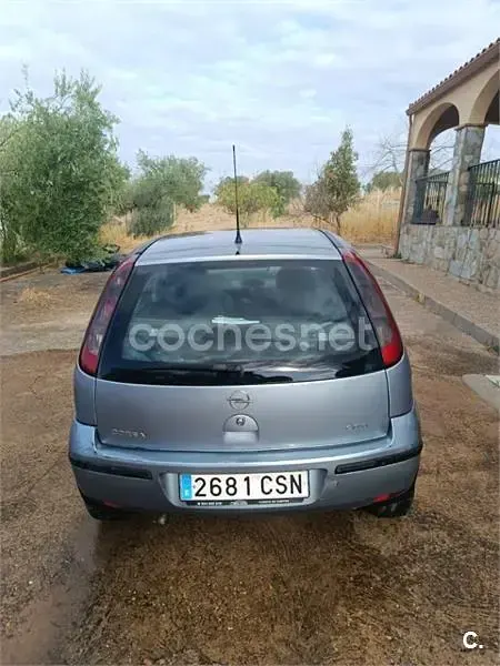 Usado Opel Corsa Enjoy 70 CV (51 kW) 2004 Gris / plata Utilitario