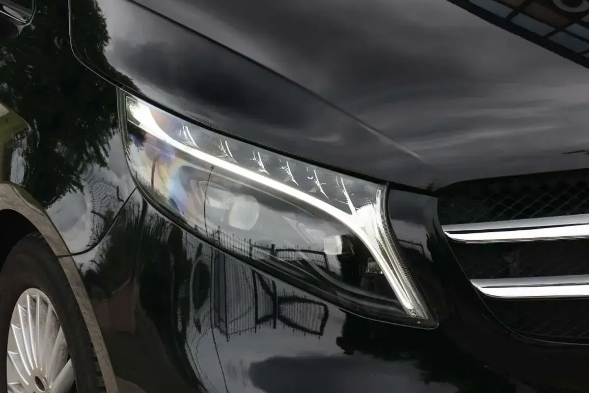 Usado Mercedes V300 Avantgarde 239 CV (175 kW) 2023 Negro Monovolumen