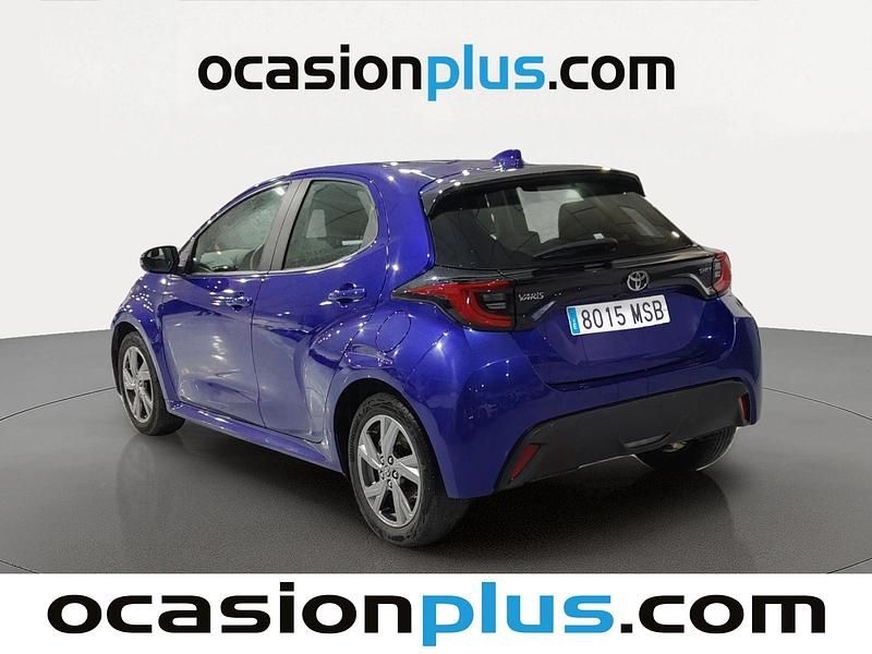 Usado Toyota Yaris Hybrid Active 116 CV (85 kW) 2024 Azul Utilitario