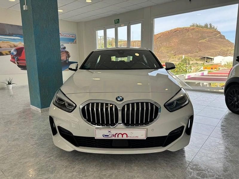 Usado BMW 118 M Sport 136 CV (100 kW) 2021 Blanco Utilitario