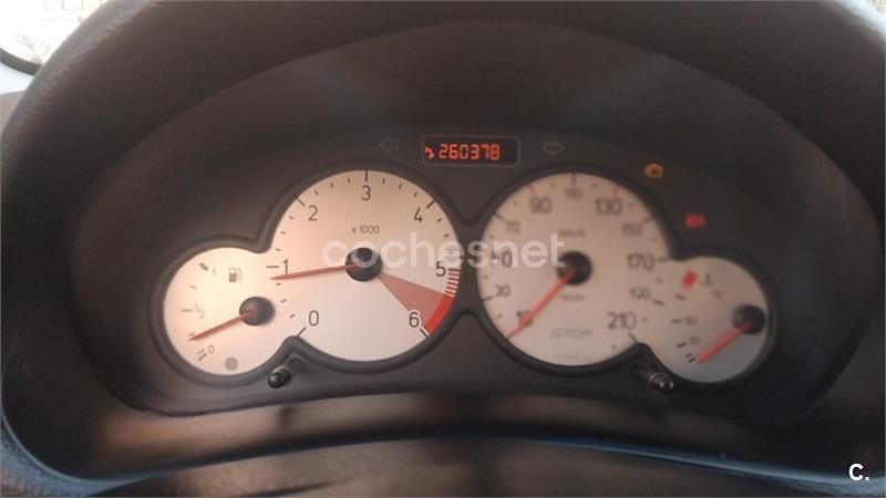 Usado Peugeot 206 70 CV (51 kW) 2005 Negro Berlina
