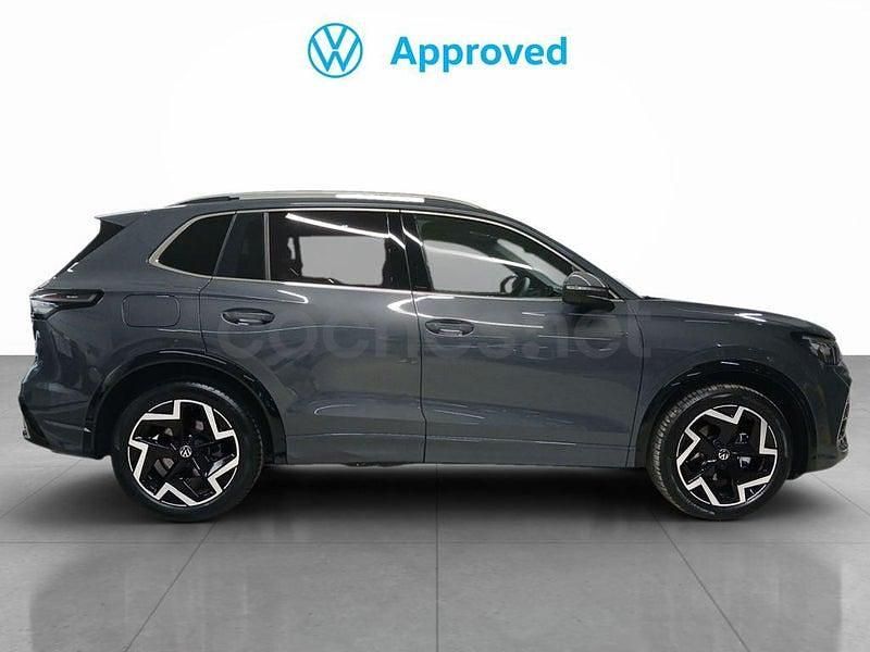 Usado VW Tiguan R-line 150 CV (110 kW) 2025 Gris / plata SUV