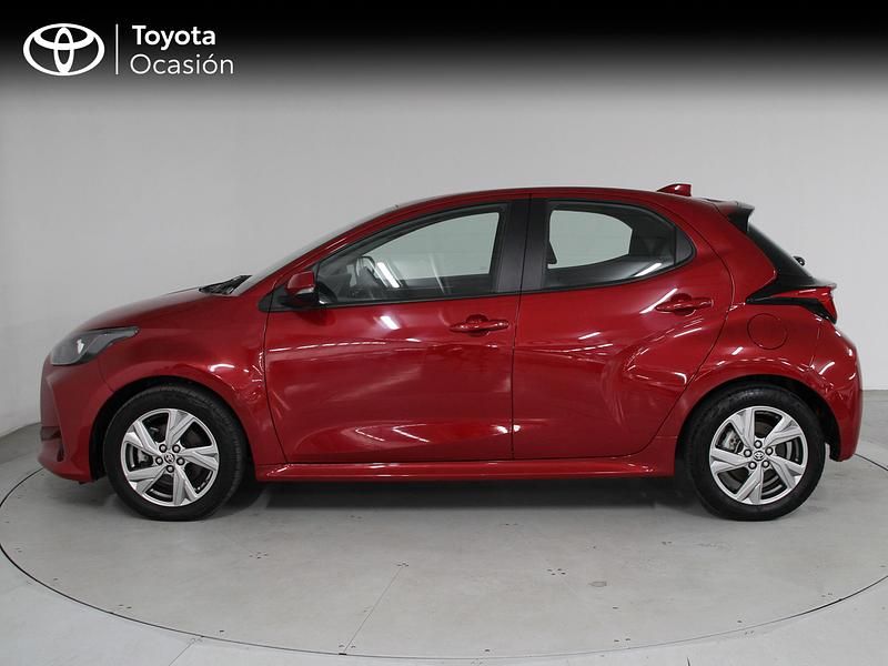 Usado Toyota Yaris Hybrid Active 116 CV (85 kW) 2024 Rojo Berlina