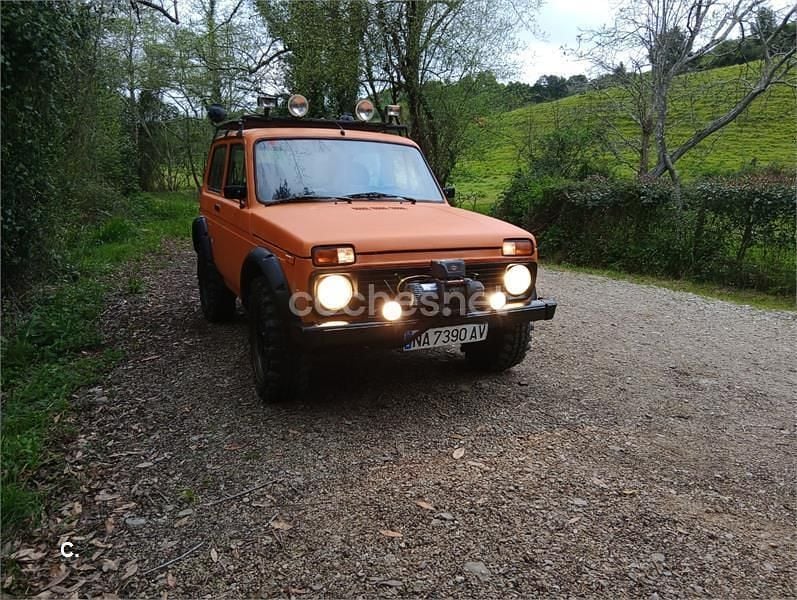 Usado Lada niva 80 CV (58 kW) 1998 Naranja SUV