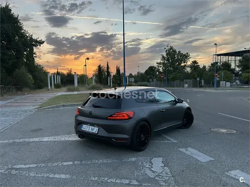 Usado VW Scirocco R-line 125 CV (91 kW) 2015 Gris / plata Coupe