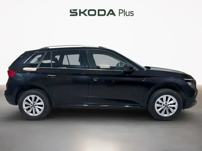 Usado Skoda Kamiq Selection 116 CV (85 kW) 2025 Negro SUV
