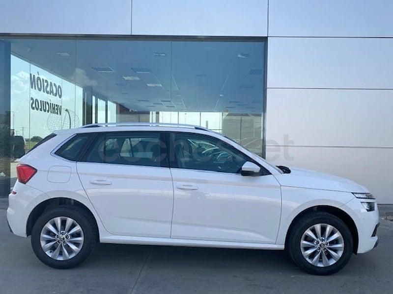 Usado Skoda Kamiq Ambition 110 CV (80 kW) 2022 Blanco SUV