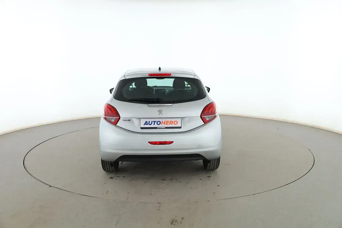 Usado Peugeot 208 Allure 110 CV (80 kW) 2018 Gris Utilitario