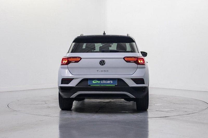 Usado VW T-Roc Sport 150 CV (110 kW) 2022 Gris SUV