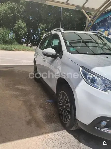 Usado Peugeot 2008 Active 82 CV (60 kW) 2014 Blanco SUV