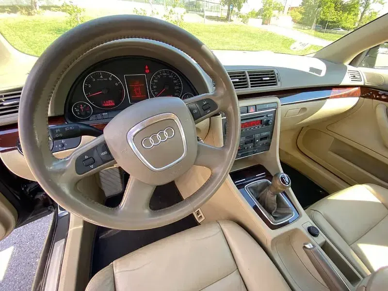 Usado Audi A4 130 CV (95 kW) 2005 Negro Berlina