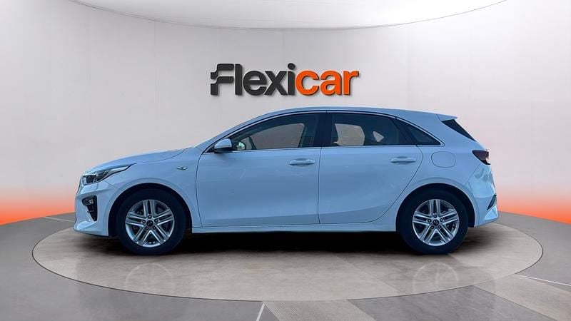 Usado Kia Ceed 100 HP (73 kW) 2020 Branco Citadino