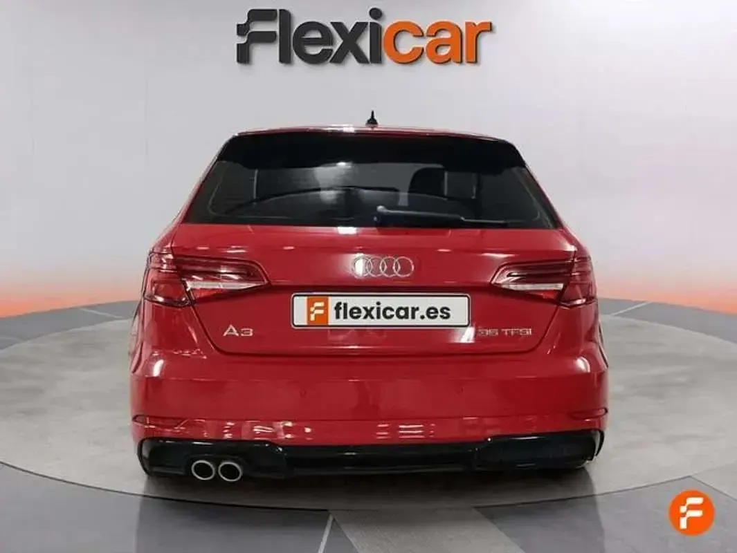 Usado Audi A3 Sportback S-Line 150 CV (110 kW) 2018 Rojo Utilitario