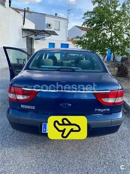 Usado Renault Mégane Authentique 65 CV (47 kW) 2001 Azul Berlina