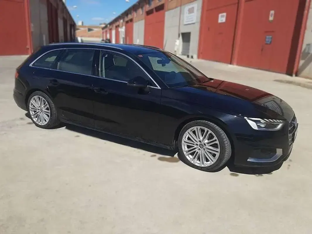 Usado Audi A4 Advanced 190 CV (139 kW) 2019 Negro Familiar