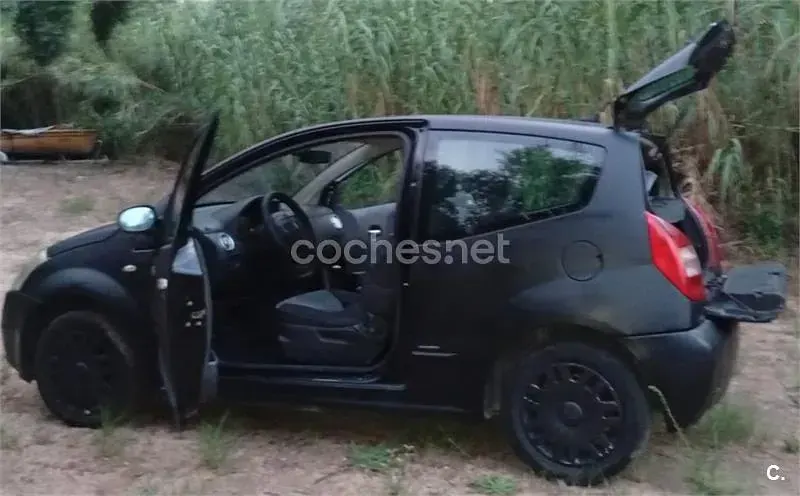 Usado Citroën C2 VTR Sport 70 CV (51 kW) 2005 Negro Utilitario