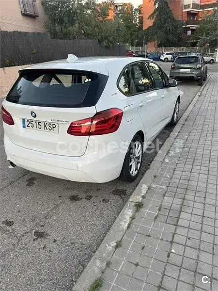 Usado BMW 225 Active Tourer iPerformance 224 CV (164 kW) 2018 Blanco Monovolumen