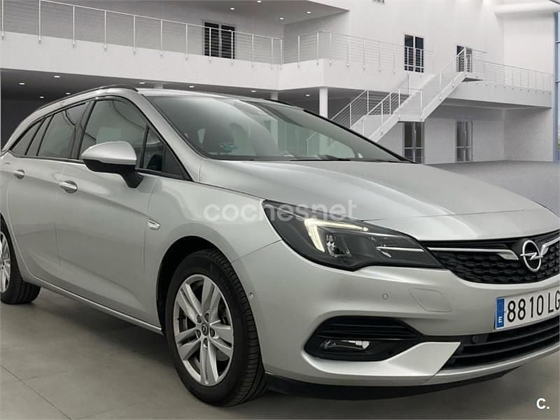 Usado Opel Astra Business Elegance 145 CV (106 kW) 2020 Gris / plata Familiar