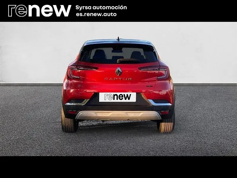 Usado Renault Captur Techno 145 CV (106 kW) 2023 Rojo SUV