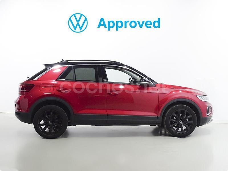 Usado VW T-Roc Life 110 CV (80 kW) 2023 Rojo SUV