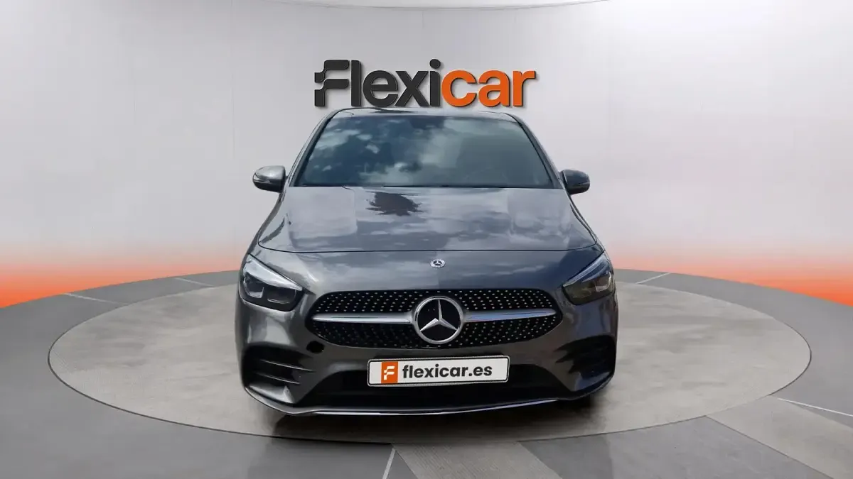 Usado Mercedes B180 116 CV (85 kW) 2022 Gris Utilitario