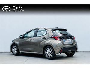 Usado Toyota Yaris Hybrid Active 116 CV (85 kW) 2024 Bronce