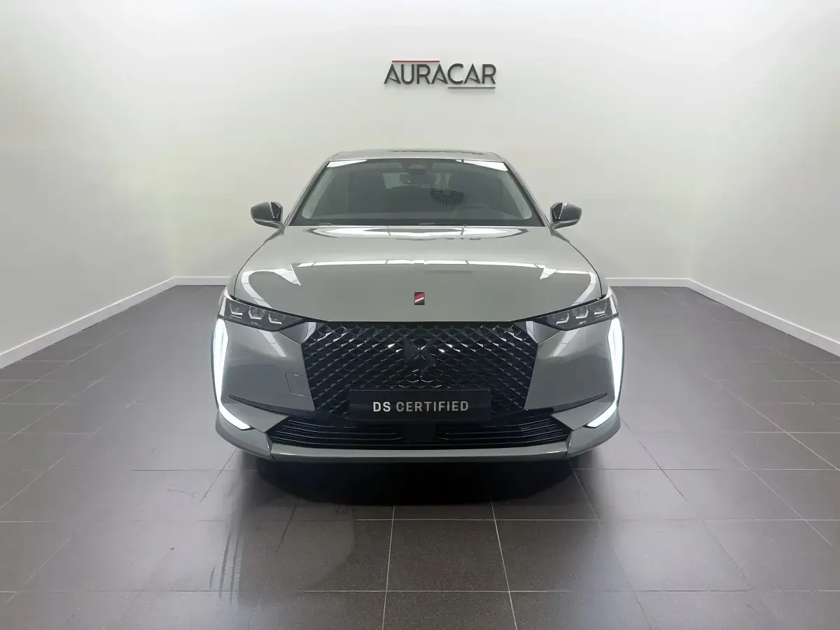 Usado DS Automobiles DS4 Performance 130 CV (95 kW) 2024 Gris Berlina