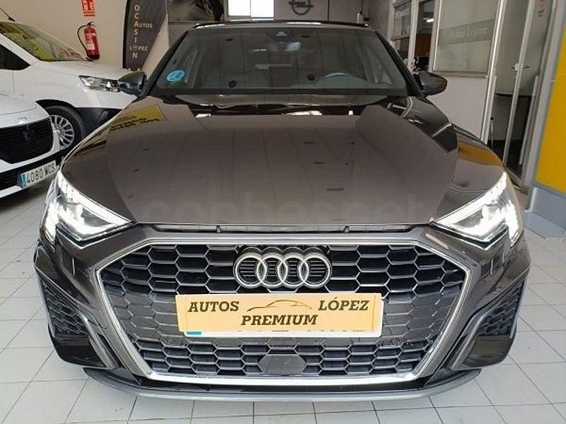 Usado Audi A3 S-Line 150 CV (110 kW) 2024 Gris / plata Berlina