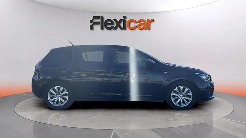 Usado Peugeot 308 Style 131 CV (96 kW) 2020 Negro Berlina