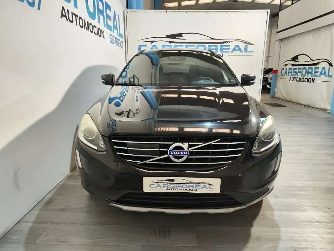 Usado Volvo XC60 Momentum 150 CV (110 kW) 2017 Negro SUV