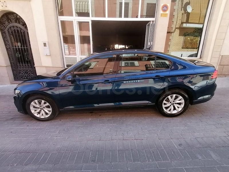 Begagnad VW Passat 150 HK (110 kW) 2021 Blå Sedan